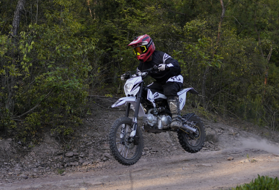 How Fast Is a 140cc Dirt Bike? (FX140 Top Speed)