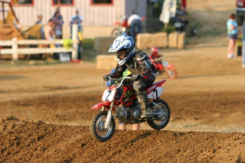 How to choose the first dirt bike for your kids? - Fit Right Products