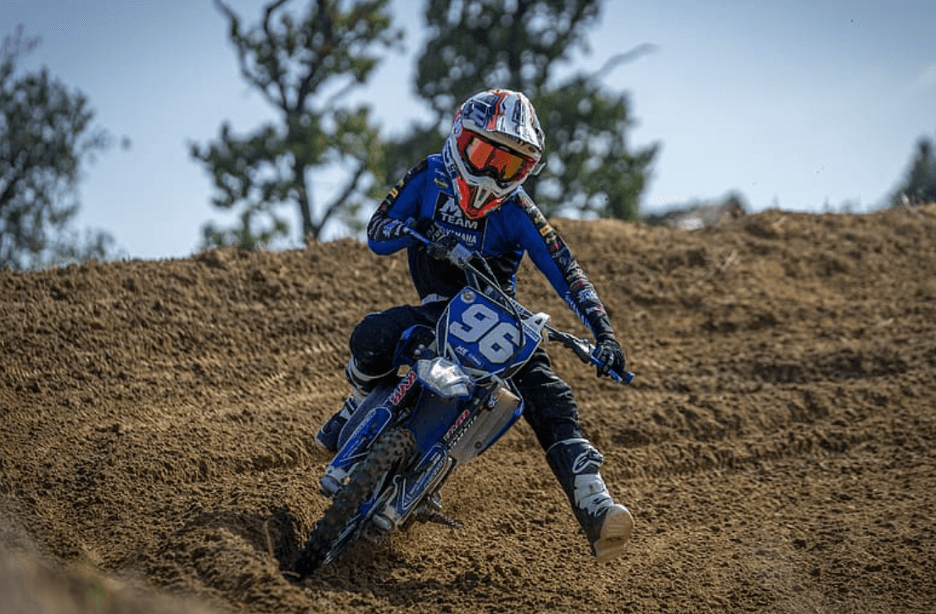 The Impact Of Tire Size And Tread Pattern On Dirt Bike Performance And Handling
